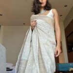 Sayani Gupta Instagram - Shubho Shaptami 🪷 In this resplendent @shantibanaras saree & @curiocottagejewelry necklace @elevate_promotions 🌸