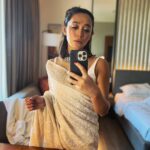 Sayani Gupta Instagram - Shubho Shaptami 🪷 In this resplendent @shantibanaras saree & @curiocottagejewelry necklace @elevate_promotions 🌸