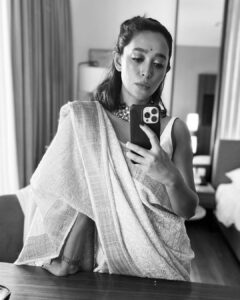 Sayani Gupta Instagram - Shubho Shaptami 🪷

In this resplendent @shantibanaras saree & @curiocottagejewelry necklace 
@elevate_promotions 🌸