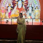 Sayani Gupta Instagram - Para-r Pujo r Panchami #25 years #fullcircle With oldest partner @lahirioindrila In @raw_mango @curiocottagejewelry