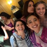 Sayani Gupta Instagram - A series nobody asked for! @rasikadugal @tannishtha_c @therichachadha @rajshri_deshpande @teebirdyfly 👯‍♀️👯‍♀️👯‍♀️🌸🌸🌸