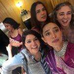 Sayani Gupta Instagram - A series nobody asked for! @rasikadugal @tannishtha_c @therichachadha @rajshri_deshpande @teebirdyfly 👯‍♀️👯‍♀️👯‍♀️🌸🌸🌸
