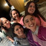 Sayani Gupta Instagram - A series nobody asked for! @rasikadugal @tannishtha_c @therichachadha @rajshri_deshpande @teebirdyfly 👯‍♀️👯‍♀️👯‍♀️🌸🌸🌸