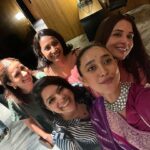 Sayani Gupta Instagram - A series nobody asked for! @rasikadugal @tannishtha_c @therichachadha @rajshri_deshpande @teebirdyfly 👯‍♀️👯‍♀️👯‍♀️🌸🌸🌸