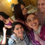 Sayani Gupta Instagram - A series nobody asked for! @rasikadugal @tannishtha_c @therichachadha @rajshri_deshpande @teebirdyfly 👯‍♀️👯‍♀️👯‍♀️🌸🌸🌸