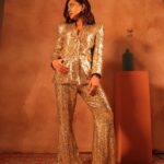 Sayani Gupta Instagram – Bling is seldom part of my sartorial choice! But this one’s a winner! @themudy.official brought Diwali early! ✨

Make up @eshwarlog 
Hair @humera_shaikh19

And oh and these images are genuinely untouched! Like most of our images! #justsayin