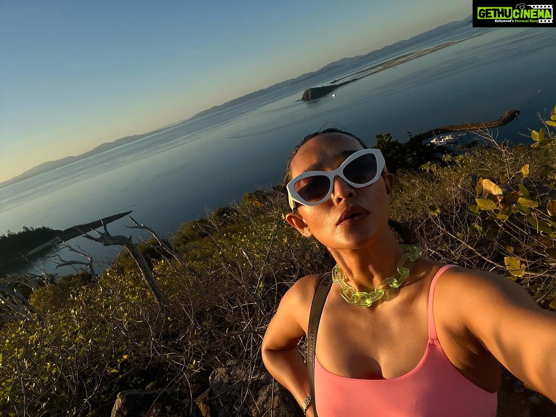 Sayani Gupta Instagram - Love solo hikes. This was a Sunset hike in @intercontinentalhaymanisland Got lost many times.. but found my way to the top and back. Saw at least 30 Wallabies & a stunning 🌅 Best part.. not a single soul around! #seeaustralia @australia