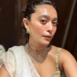 Sayani Gupta Instagram – Classic-Cal

My new @fabindiaofficial find 🤍
With @amrapalijewels
#nobase #clearskin