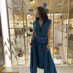 Sayani Gupta Instagram – Mood is 💙

Self styled in @stylemati with my tie & dye DMs!

MUA @eshwarlog 
Hair @paloshell 

For #badminton @largeshortfilms at @mumbaifilmfestival
