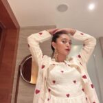 Sayani Gupta Instagram - The moon’s responsible! Or may be zero sleep in three days & a travel/ work marathon! Packed up after a beautiful hectic day in magical Darjeeling surrounded by tea gardens, music, dance, beautiful people and moonlight! HMU styling by yours truly! The make up took 10 mins.. @eshwarlog please take note 😂 But I can’t get over these stunning earrings @vitimittal designed for @nicojournal In my resident @stylemati ensemble! Today’s been special! ❤️