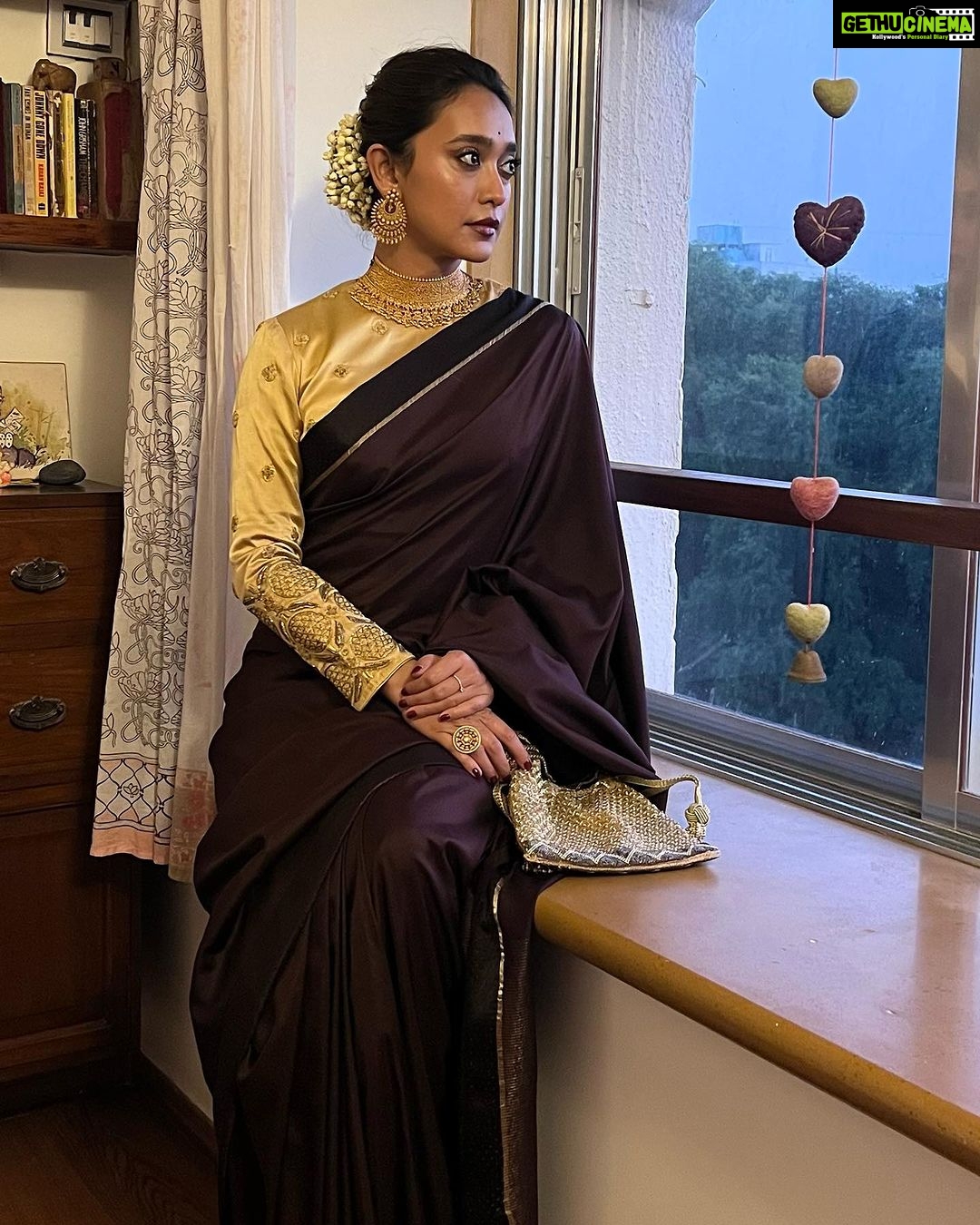 Sayani Gupta Instagram - @mumbaifilmfestival Opening Night! Finally itβs that time of the year! In @raw_mango @anmoljewellers @thepinkpotli Styled by @shreejarajgopal Assisted by @dhwanii.jain Make up by @eshwarlog Hair by @deepalid10 β¨π«π