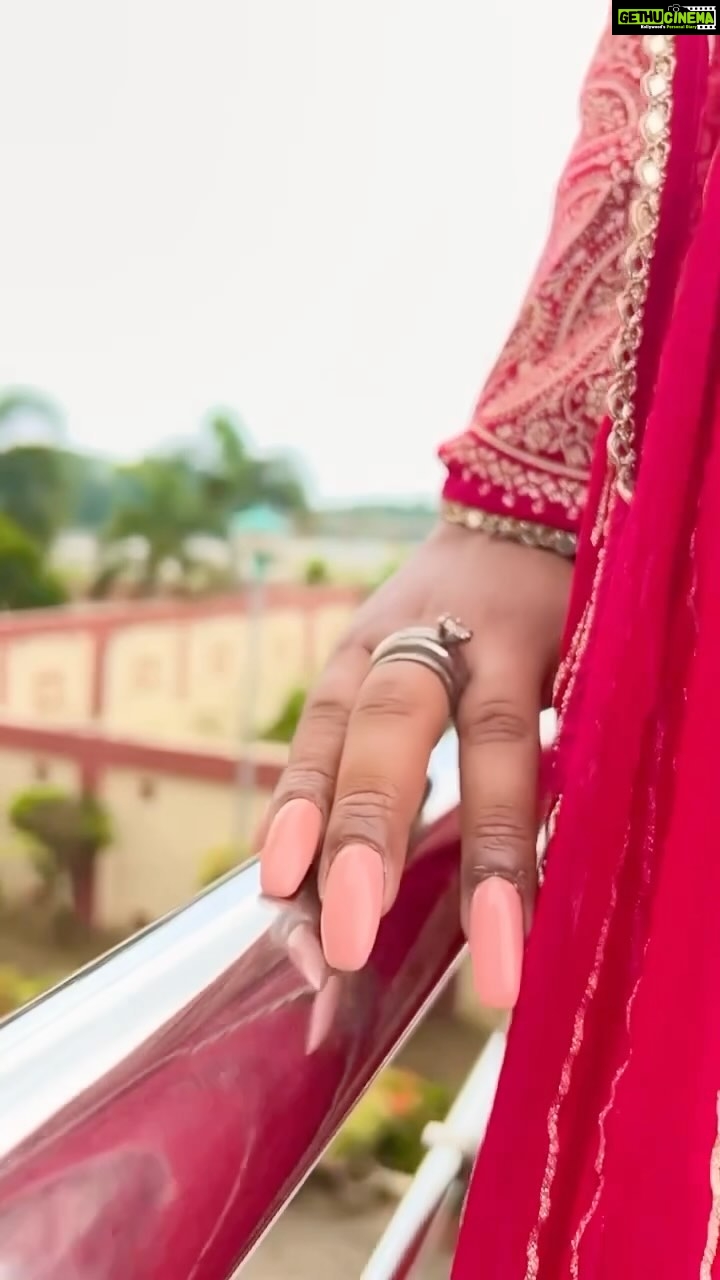 Sayantika Banerjee Instagram - Apna Banaley Meri Jaan Haye re Main Tere Qurbaan…..❤️ #withlovesayantika Costume- @rangoliindia Styling- @sandip_jaiswal #instagood #reelkarofeelkaro #reelitfeelit #bollywood #slowmotion #anarkali #actor #sayantikabanerjeeofficial