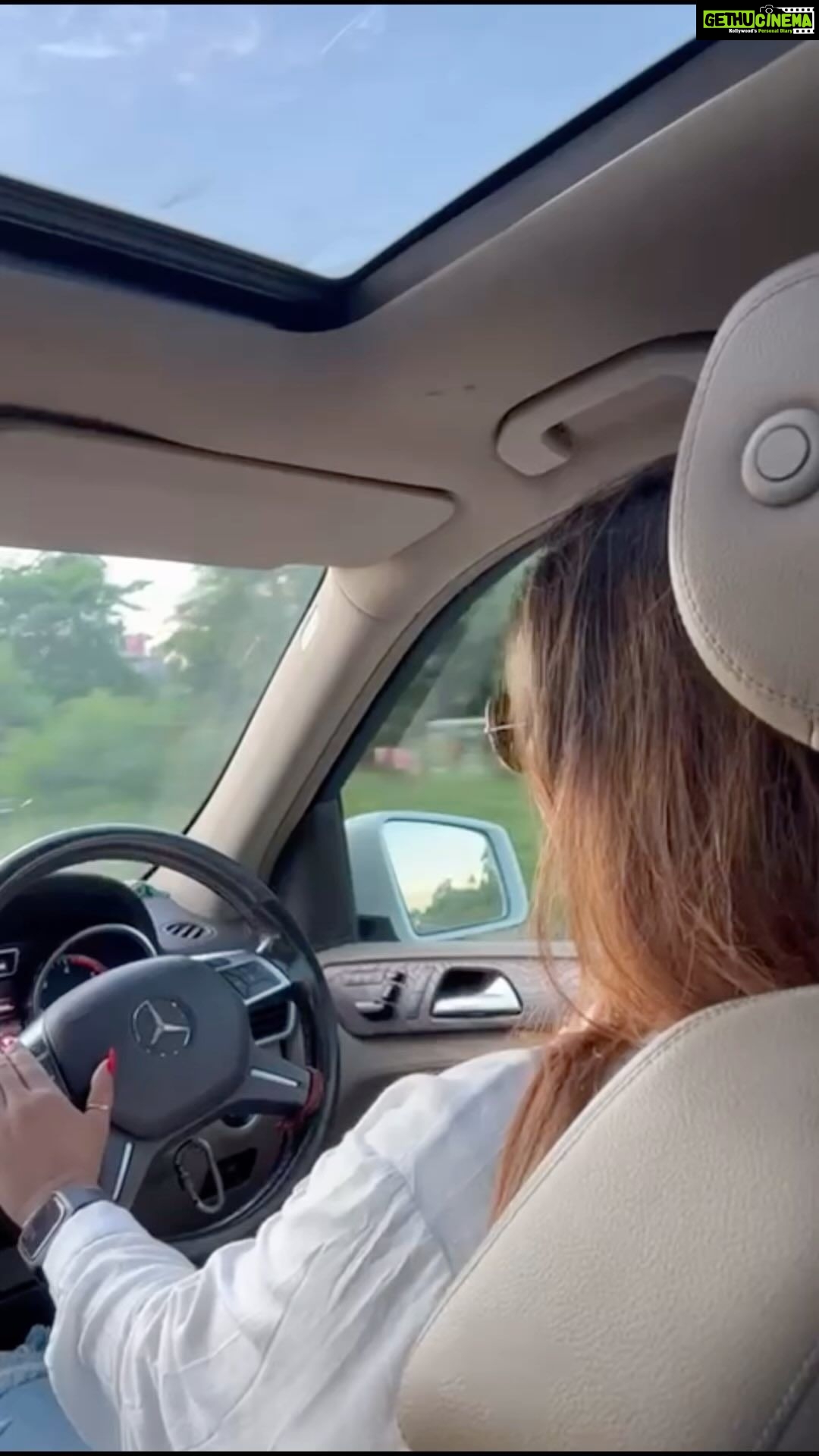 Sayantika Banerjee Instagram - POV- Girl who’s a Passionate Driver 🚘 #withlovesayantika #longdrive #highway #passion #love #sayantikabanerjeeofficial #car #kolkata