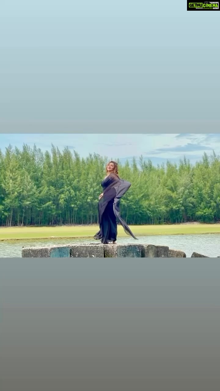 Sayantika Banerjee Instagram - 🖤 #withlovesayantikawithlovesayantika #songshoot #instagram #love #song #actor #sayantikabanerjeeofficial #bangladesh
