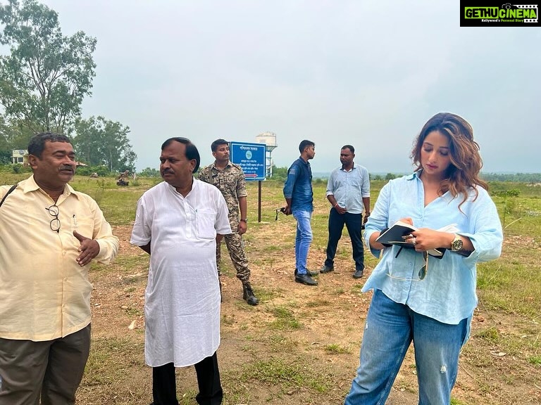 sayantika-banerjee-instagram-bankura-district-chhatna-panchayat