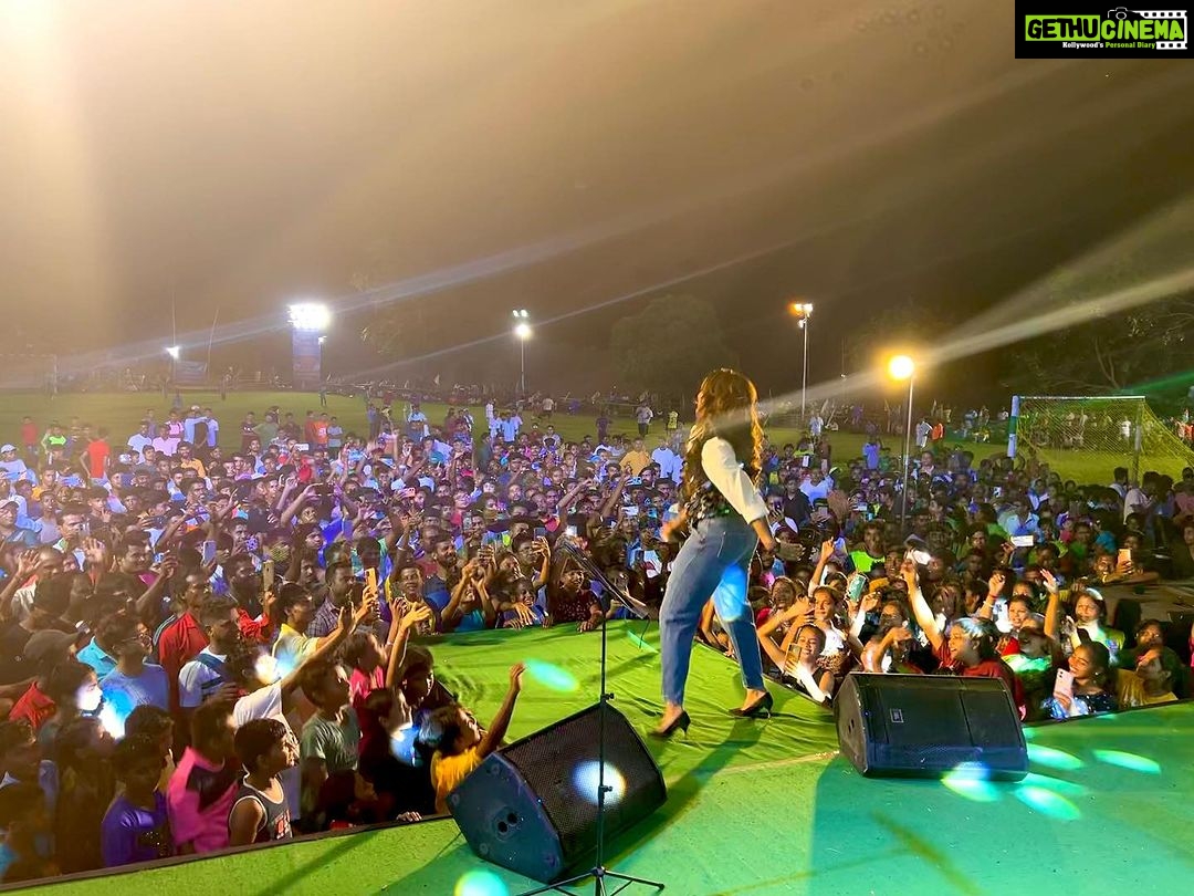 Sayantika Banerjee Instagram - About Last Night …… 14.08.23 @ PurbaBardhaman Women’s Football Tournament #withlovesayantika #stage #performance #giglife #actor #sayantikabanerjeeofficial