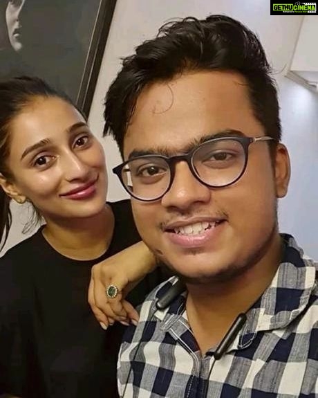 Sayantika Banerjee Instagram - Happiest Birthday to one of the best human being I have ever come across in my life. I will never forget the journey from being a fan to becoming your Business Manager. I've learned alot from you, Thank you for all the Love, Jhar and Support.,🤪 Stay happy always. ❤️🍻 @iamsayantikabanerjee