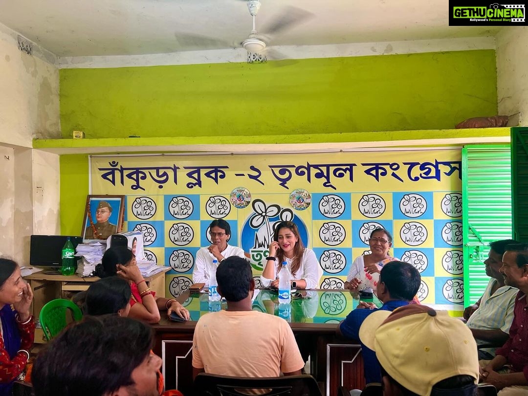 Sayantika Banerjee Instagram - Happy to see Happy π«Άπ»π #pasheachibankura