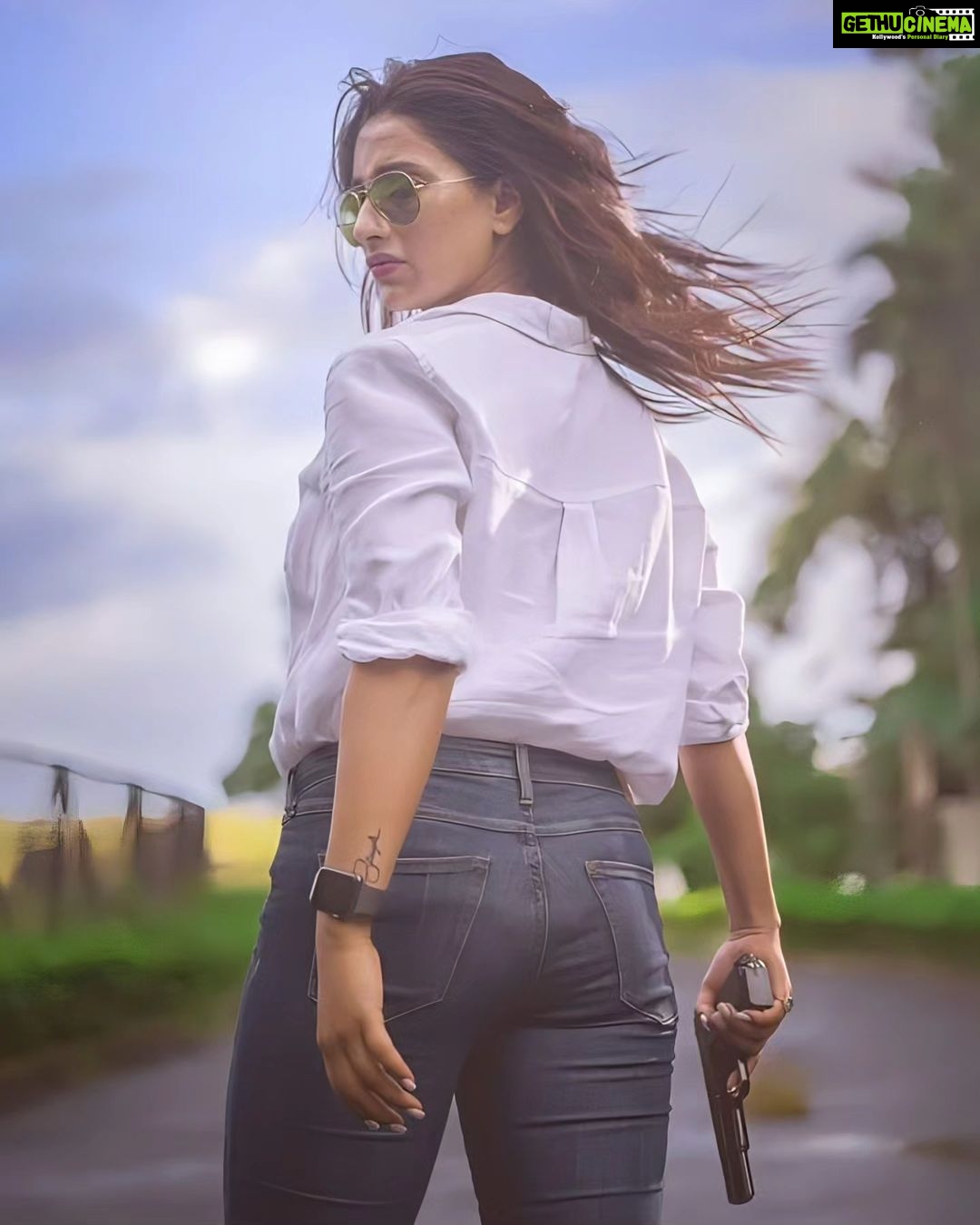 Sayantika Banerjee Instagram - 🤍⚡!! . . @iamsayantikabanerjee . #instagood #instagram #sayantikabanerjee #sayantikabanerjeeofficial #bindassayantika #love