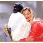 Sayantika Banerjee Instagram – Thank you @jagobangladigital for capturing such a lovely moment with @mamataofficial Didi❤️