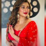 Sayantika Banerjee Instagram – মহানায়ক সম্মান ২০২৩ 

Costume & Styling – @rabhisek 
Makeup- Amir 
Hair- @arup9099 
Accessories- @bohurupi_santiniketan 
Team Sayantika- @am.it4259 @goutambhowmik12