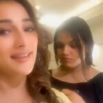 Sayantika Banerjee Instagram - 🚩 For #TeamSB #withlovesayantika #instareel #instagram #reels #lipsync #viral #trendingnow #juslookinglikeawowwwww #actor #withlovesayantika #sayantikabanerjeeofficial