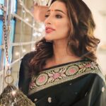 Sayantika Banerjee Instagram - Ishq Wala Love... 🖤! . . . @iamsayantikabanerjee #sayantikabanerjee #sayantikabanerjeeofficial #bindassayantika #instagood #love