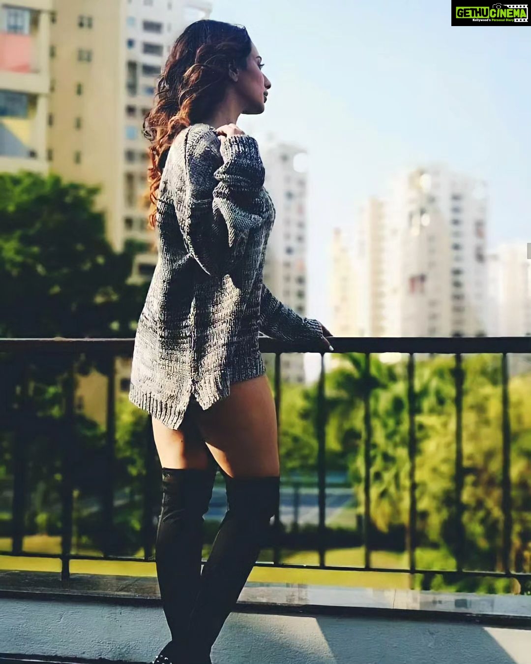 Sayantika Banerjee Instagram - Good Vibes Only... 🖤✨!! . . . @iamsayantikabanerjee #sayantikabanerjee #sayantikabanerjeeofficial #bindassayantika #instagood #trending