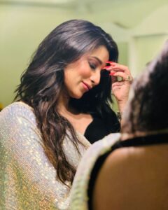 Sayantika Banerjee Instagram - Me or Me ?

#withlovesayantika #love #potrait #photo #photoshoot #sayantikabanerjeeofficial #actor #happy #kolkata #instagram #instagood