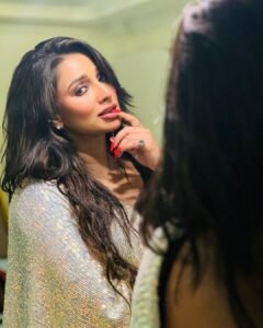 Sayantika Banerjee Instagram - Me or Me ?

#withlovesayantika #love #potrait #photo #photoshoot #sayantikabanerjeeofficial #actor #happy #kolkata #instagram #instagood