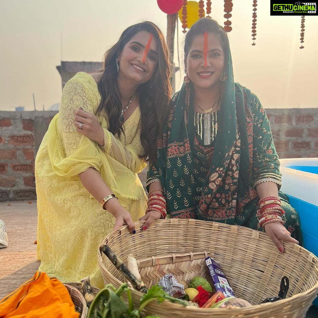 Seema Singh Instagram - #devranijethani❤️ Chhath pooja2023 . . . . . #photooftheday #trending #love #happiness Barbigha