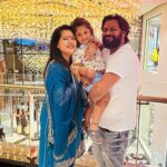 Seema Singh Instagram - 🫶❣️ . . #husbandwifeson #love #happiness #trending #viral #photooftheday #ootd