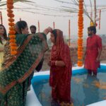 Seema Singh Instagram - सूर्योदय अर्ध्य इसी के साथ छठ पूजा 2023 संपन्न 🙏😇 जय छठी मैया🙏😇 . . . #chhath2023 #subahkaarag #jaichhathimaiya🙏 Barbigha