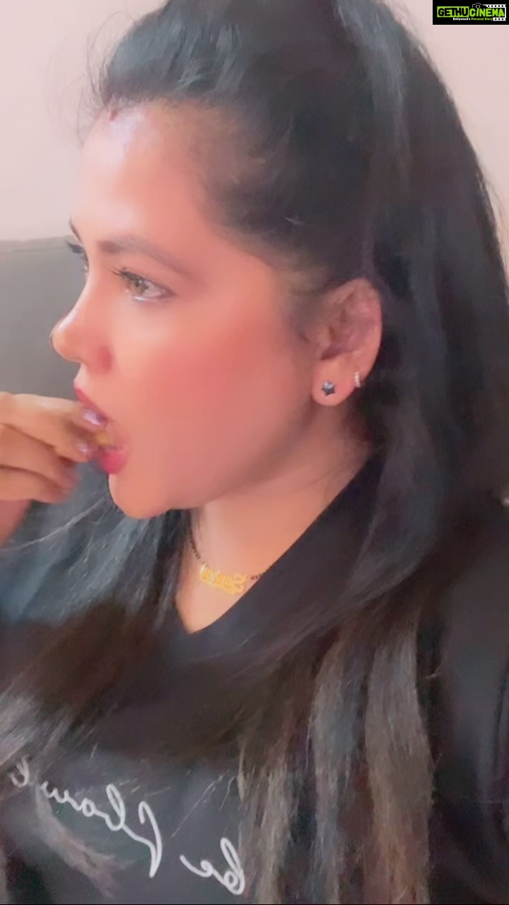 Seema Singh Instagram - Sachhi baat hai 👍🏻 . . . #reels #funny #comedyreels #timepass #trending #video #viral #reelsinstagram #instagood #instagram