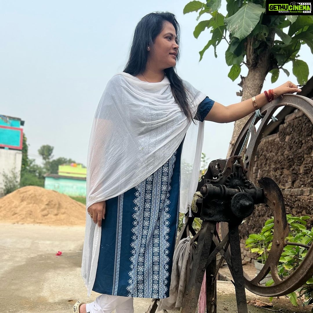 Seema Singh Instagram - BIHAR ❤️ . . . #apnabihar #barbigha #sasural #hometown #trending #photooftheday #indiangirls #simplelook #biharan Barbigha
