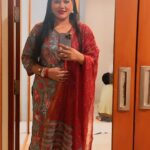 Seema Singh Instagram – यदि हम अभी भी
 उस व्यक्ति को ढूंढ रहे हैं* *जो हमारी जिंदगी बदल सकता है ….
 तो हमें एक बार
आईने में देखना चाहिए ….
क्योंकि – खुद से ज्यादा हमें
यदि हम अभी भी*
 उस व्यक्ति को ढूंढ रहे हैं* *जो हमारी जिंदगी बदल सकता है ….
 तो हमें एक बार* 
आईने में देखना चाहिए ….*
क्योंकि – खुद से ज्यादा हमें* 
और कोई नही बदल सकता।* 
 *सुप्रभात* और कोई नही बदल सकता। 💯
 🙏सुप्रभात🙏
.
.
.
#goodmorning #morningpost #photooftheday #mirrorselfie