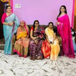 Seema Singh Instagram – Maa, dadimaa,nanimaa
 दुनिया का सबसे फ़ायदेमंद सौदा 
बुजुर्गों के पास बैठना है 
चंद लम्हों के बदले में वो आपको 
बरसों का तजुर्बा देते है💯✅
.
.
.
.
#family #photooftheday Barbigha