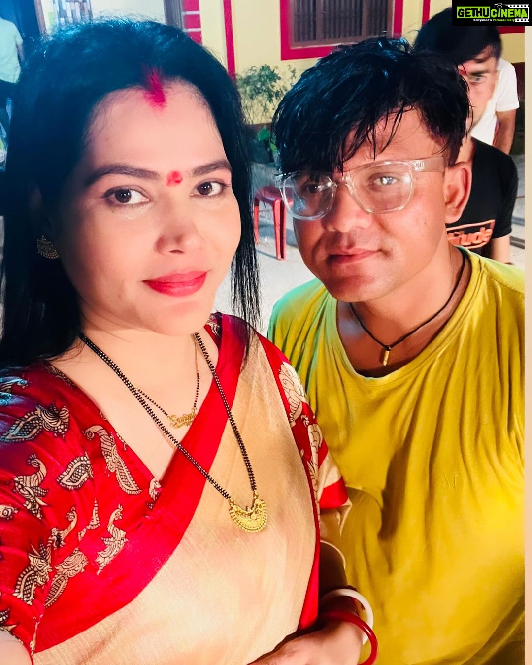 Seema Singh Instagram - Film : WHITE COLLAR Choreographer by @vivekthapachoreographer sir & @honeyrock_official_ sir it was great experience to work with you both, hope we will work together again in another projects 🙏❤️. . . #choreographer #myfilm #whitecollar #bhojpuri #bihar #dance #awesomepersonality