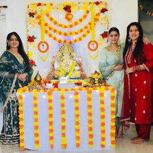 Seema Singh Instagram - Ganpati bappa morya 😊🙏 #ganpati2023 Mumbai, Maharashtra