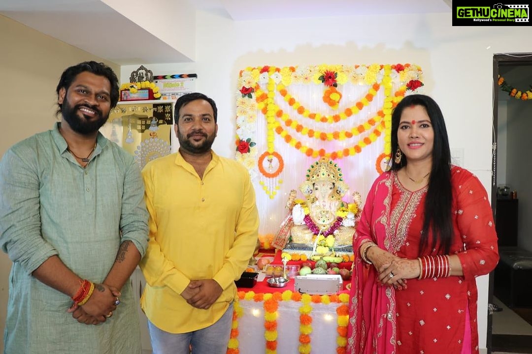 Seema Singh Instagram - Ganpati bappa morya 🙏😊