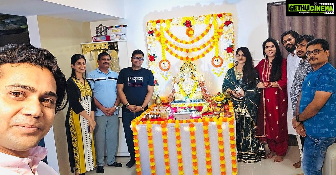 Seema Singh Instagram - Ganpati bappa morya 🙏😊 #ganpatibappamorya #ganapati2023 Mumbai, Maharashtra
