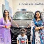 Seema Singh Instagram - New family member 🚔 #mghactor 🤩🌈 . . . . #newcar #dhanteras #newfamilymember #bihar #barbigha #celebration #party