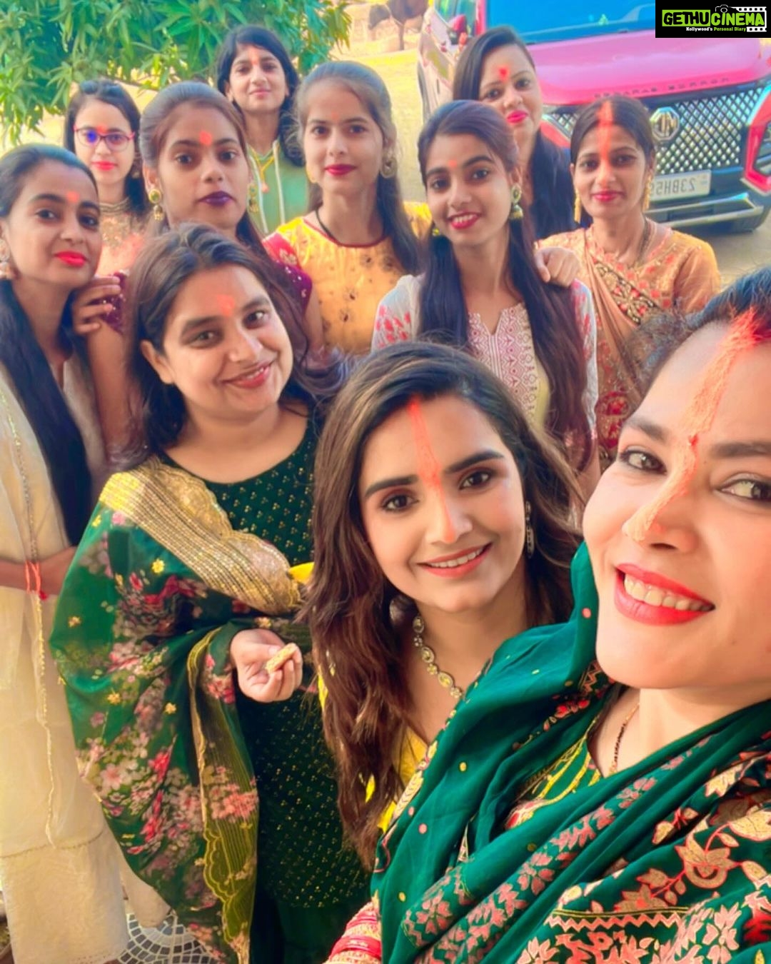 Seema Singh Instagram - हमारी प्यारी ननदे ❤️🌈 #nanadbhabhilove❤️ . . . . . #pics #nanadbhabhi💕😍❤️❤️ Barbigha