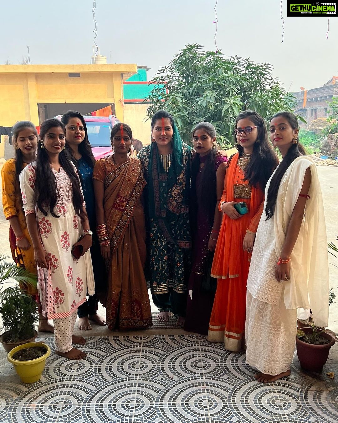 Seema Singh Instagram - हमारी प्यारी ननदे ❤️🌈 #nanadbhabhilove❤️ . . . . . #pics #nanadbhabhi💕😍❤️❤️ Barbigha