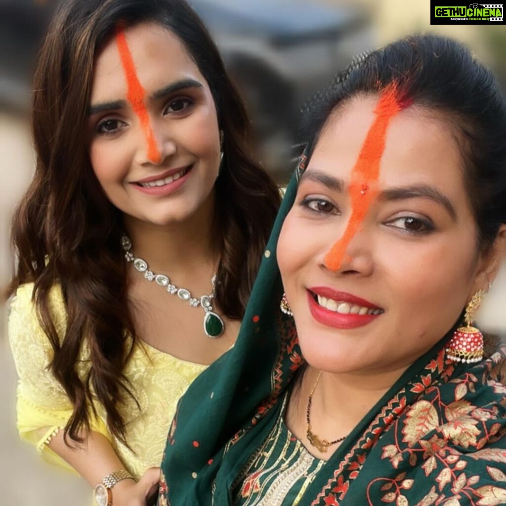 Seema Singh Instagram - #devranijethani❤️ Chhath pooja2023 . . . . . #photooftheday #trending #love #happiness Barbigha