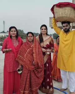 Seema Singh Instagram - इस दिन का बेसब्री से इंतज़ार था छट पे देवर के साथ देवरानी मेरी देवरानी का पहला छठ😇 . . . #devranijethani #chhathpuja #chhath2023 #trending #pics #photography #barbigha #bihar Barbigha