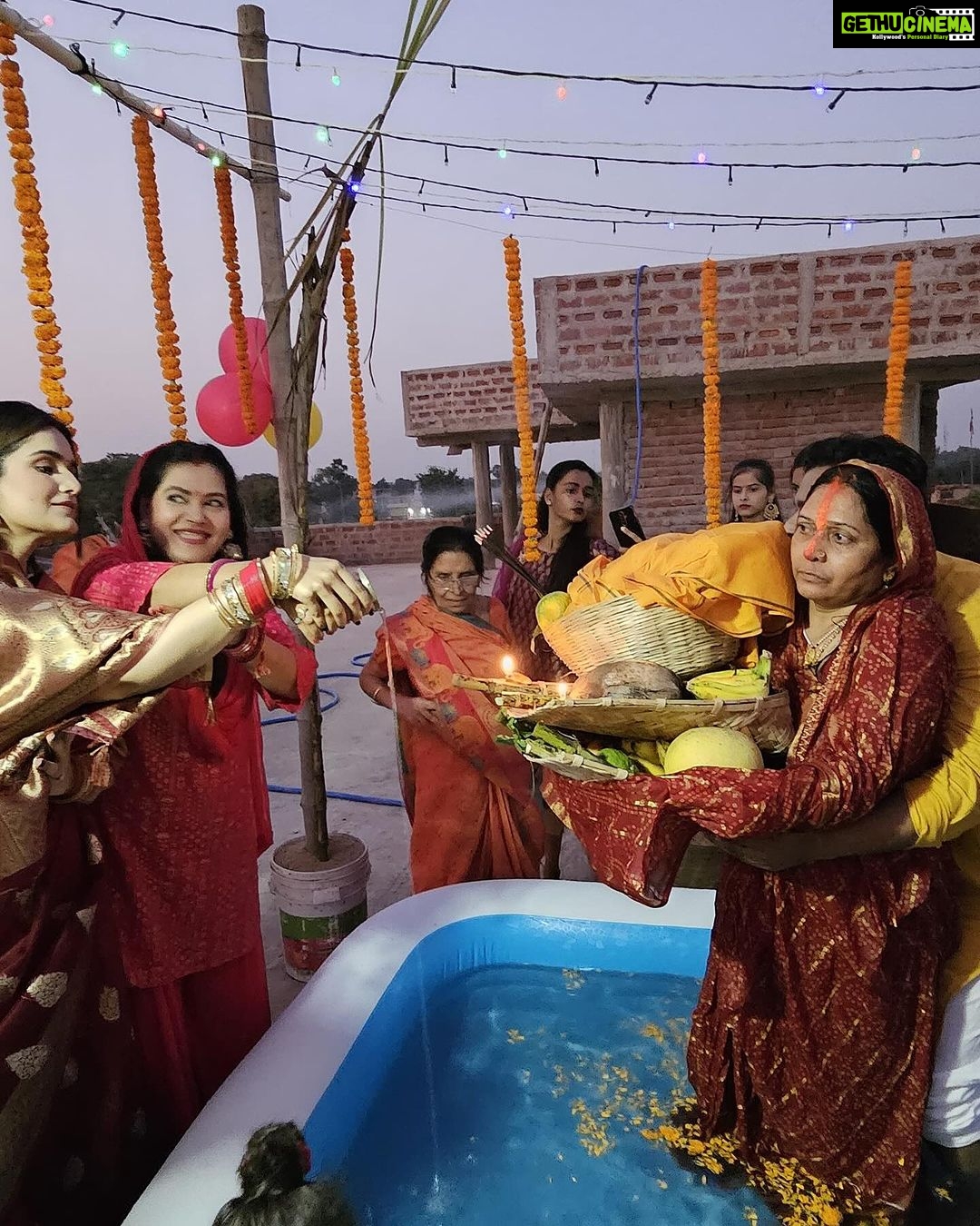 Seema Singh Instagram - महापर्व छठ के संध्या अर्घ्य की ढेर सारी शुभकामनाएँ🙏 जय छठी मैया 😇 Barbigha