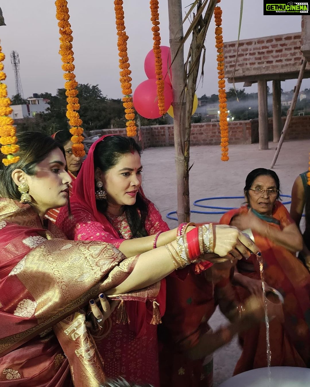 Seema Singh Instagram - महापर्व छठ के संध्या अर्घ्य की ढेर सारी शुभकामनाएँ🙏 जय छठी मैया 😇 Barbigha