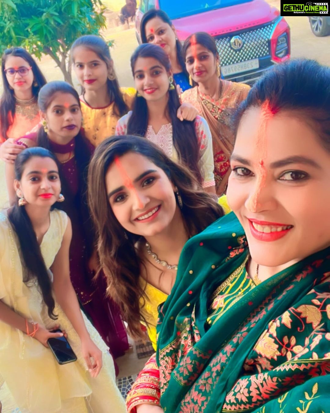 Seema Singh Instagram - हमारी प्यारी ननदे ❤️🌈 #nanadbhabhilove❤️ . . . . . #pics #nanadbhabhi💕😍❤️❤️ Barbigha