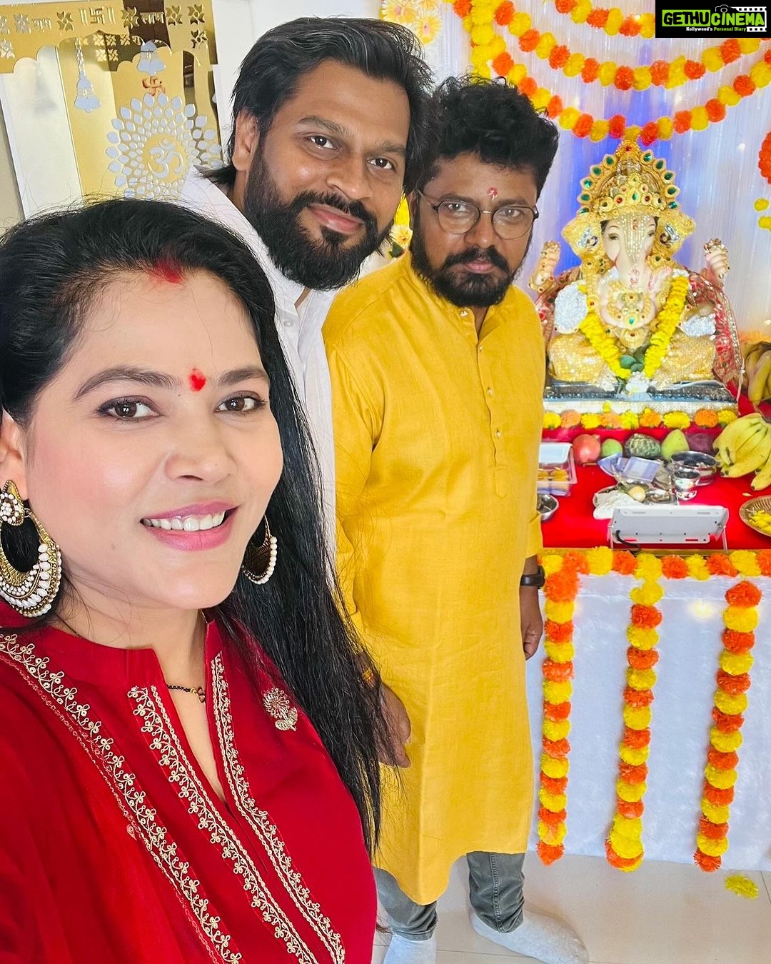 Seema Singh Instagram - जन्मदिन की ढेर सारी शुभकामनाएँ @uday_bhagat_official ji 🥳🎂💐बस यही दुआ है ख़ूब तरक़्क़ी करे और ऐसे ही आगे बढ़े 🙏🤘🏻😊 . . . #happybirthday #bestwishes Barbigha
